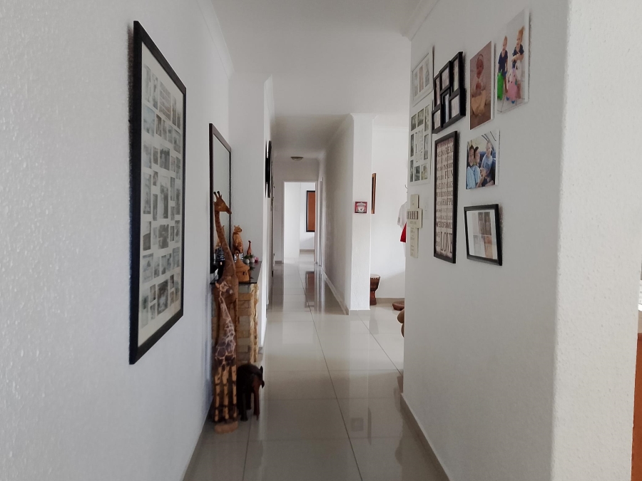 4 Bedroom Property for Sale in Richmond Estate Western Cape